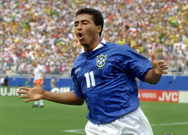 劈腿女友闺蜜！60岁罗马里奥被甩了：相恋仅2个月 闪电分手|蒂芙尼|芭芭拉|斯蒂芬·马布里|太阳报|克里斯蒂亚诺·罗纳尔多_新浪体育_新浪新闻